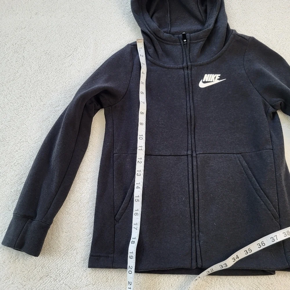 Nike Zip Up Black Hoodie Youth Size Small with Front Pockets